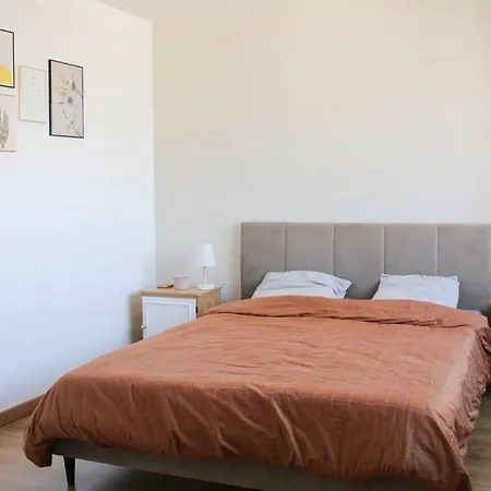 Appartamento Bright Through Nest With View On La Defense Courbevoie